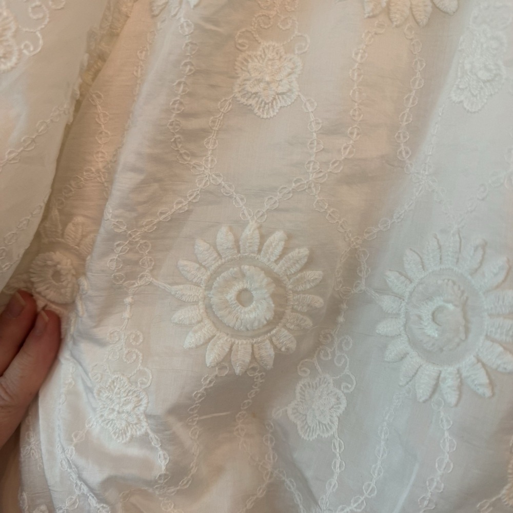 Industry Floral Textured Puff Sleeve Women's Small White Sunflower Appliqué Top - Picture 4 of 11